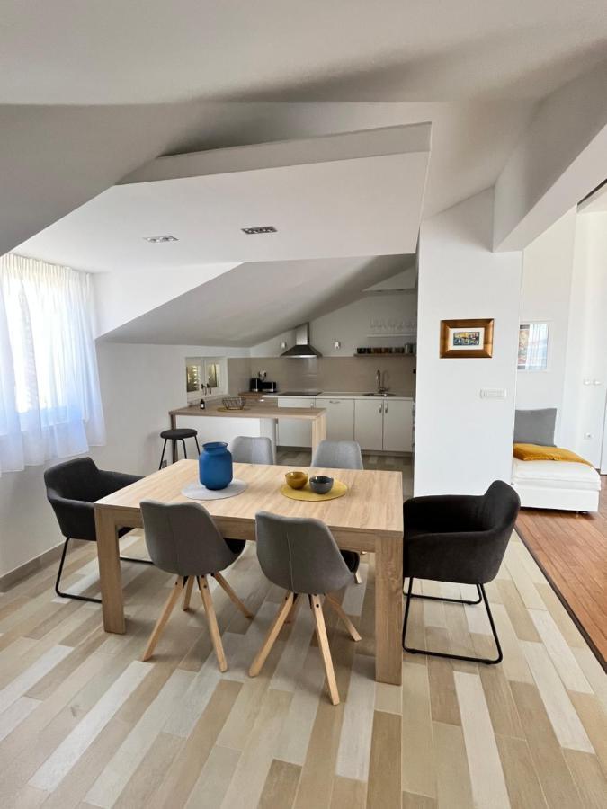 Sky - Beautiful Rooftop Apartment With Shared Pool 斯普利特 外观 照片