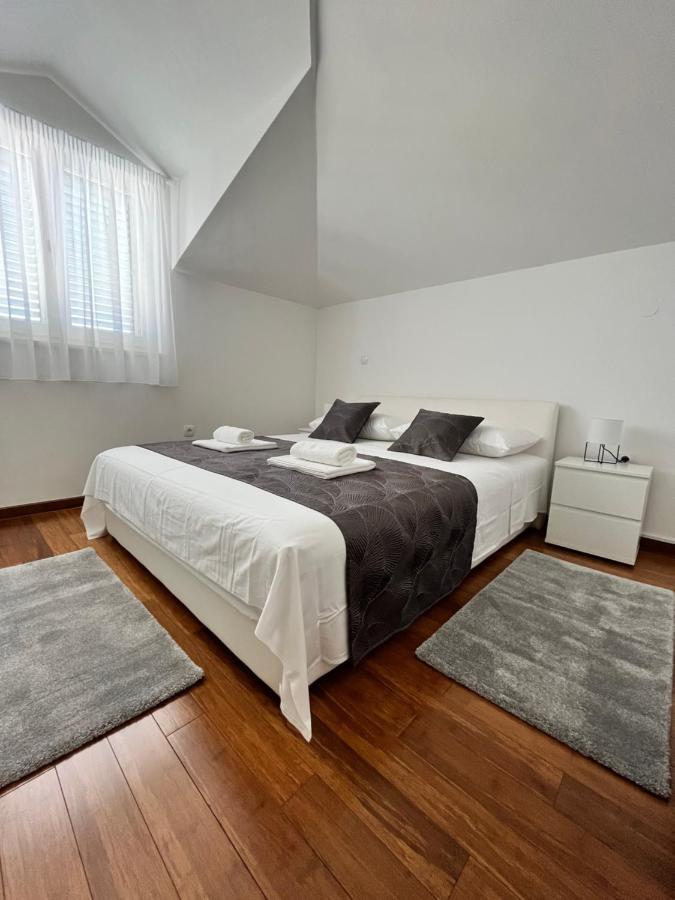 Sky - Beautiful Rooftop Apartment With Shared Pool 斯普利特 外观 照片