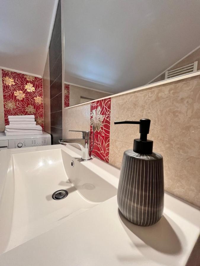Sky - Beautiful Rooftop Apartment With Shared Pool 斯普利特 外观 照片