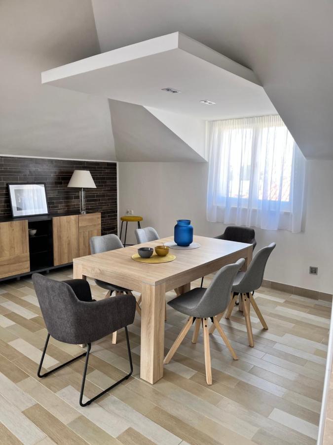 Sky - Beautiful Rooftop Apartment With Shared Pool 斯普利特 外观 照片