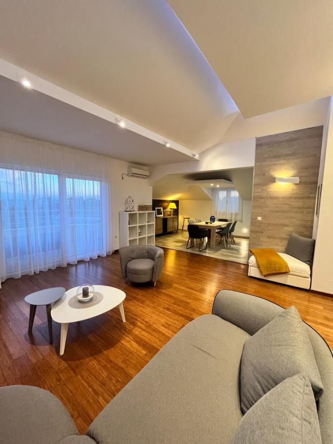 Sky - Beautiful Rooftop Apartment With Shared Pool 斯普利特 外观 照片