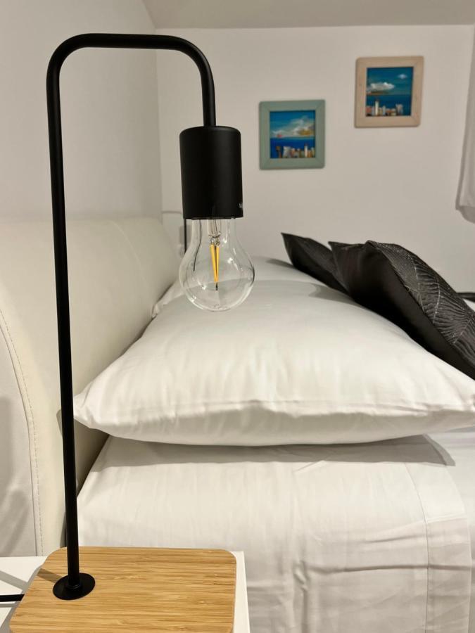 Sky - Beautiful Rooftop Apartment With Shared Pool 斯普利特 外观 照片