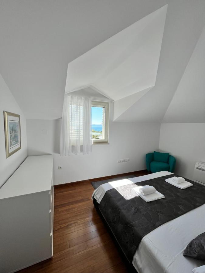 Sky - Beautiful Rooftop Apartment With Shared Pool 斯普利特 外观 照片